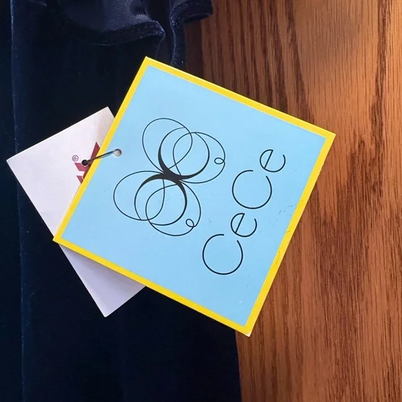 CeCe Midnight Blue Velvet top size small with flutter sleeve - Picture 2 of 5